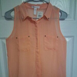 Light apricot button front high low top